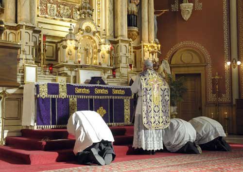 Prayers at the Foot Of The Altar Latin